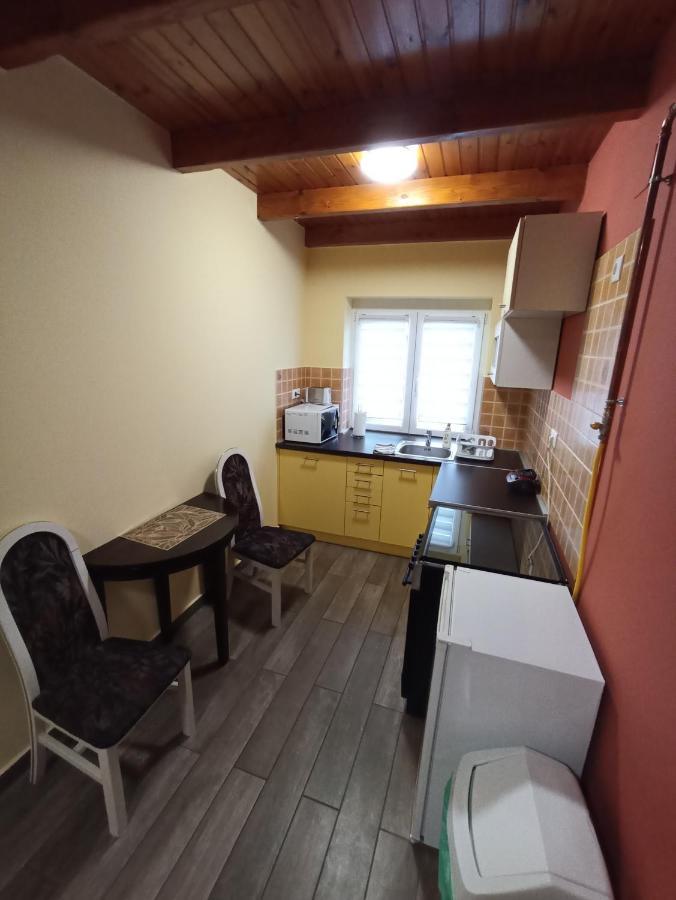 Borostyan Apartmanhaz มูราฮาลอม ภายนอก รูปภาพ