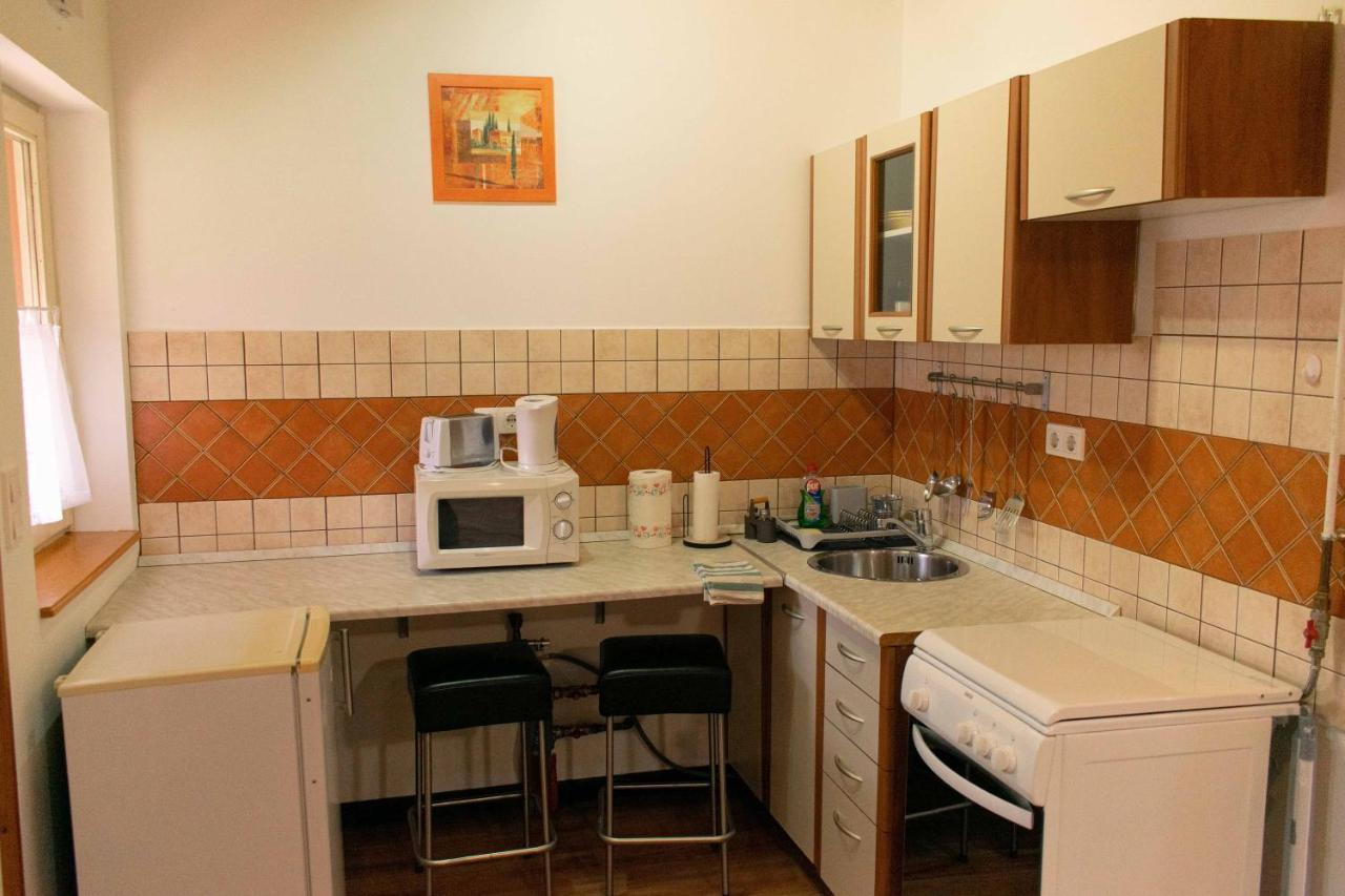 Borostyan Apartmanhaz มูราฮาลอม ภายนอก รูปภาพ