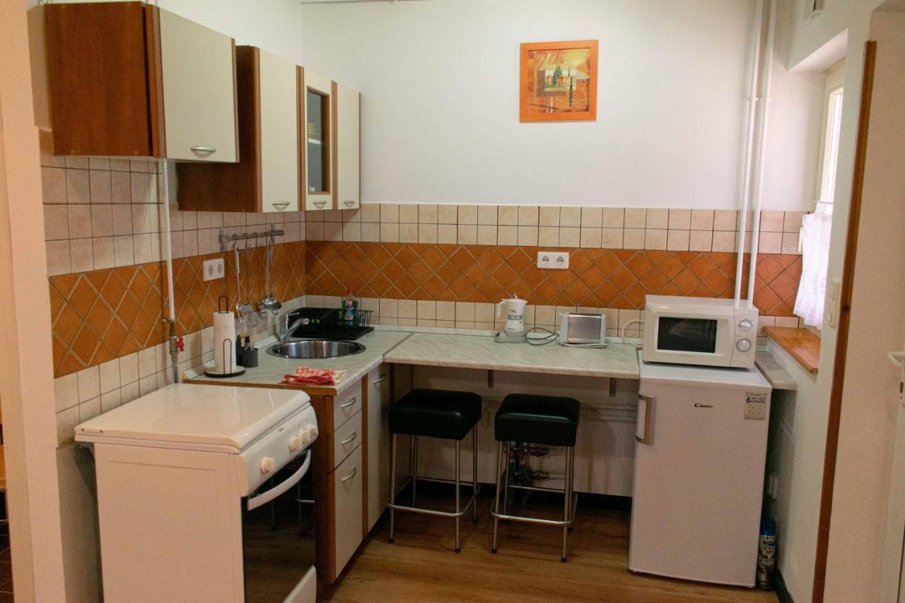 Borostyan Apartmanhaz มูราฮาลอม ภายนอก รูปภาพ