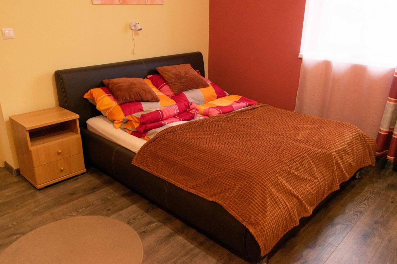 Borostyan Apartmanhaz มูราฮาลอม ภายนอก รูปภาพ
