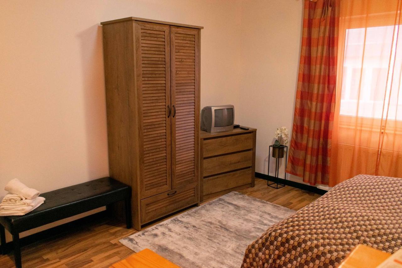 Borostyan Apartmanhaz มูราฮาลอม ภายนอก รูปภาพ