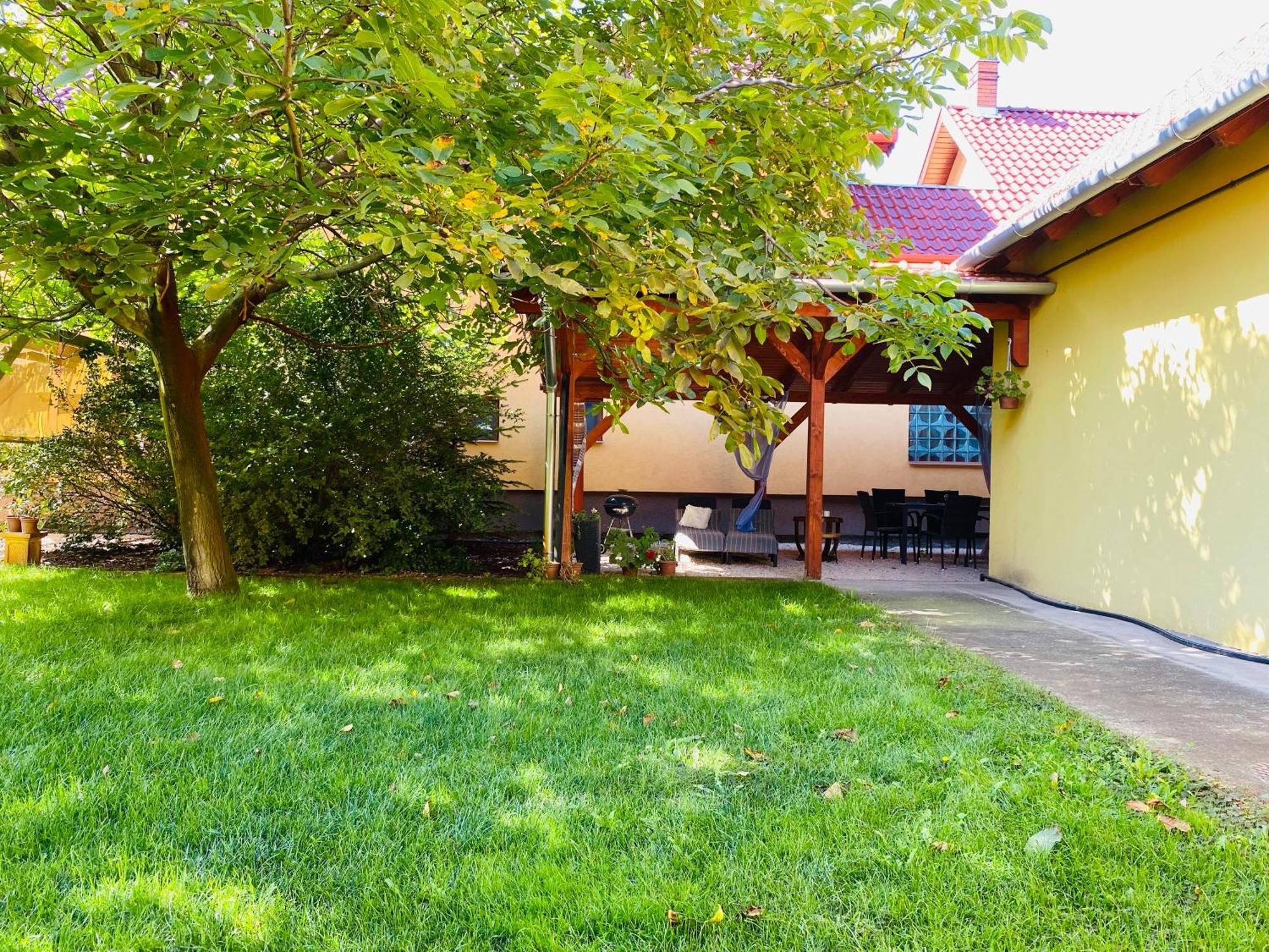 Borostyan Apartmanhaz มูราฮาลอม ภายนอก รูปภาพ