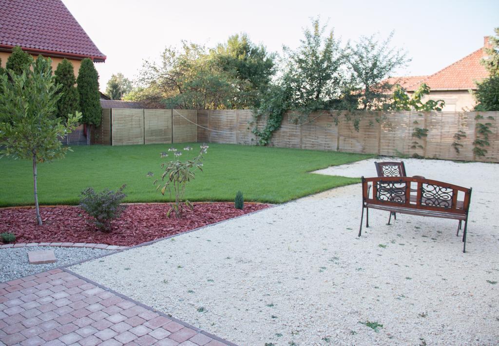 Borostyan Apartmanhaz มูราฮาลอม ภายนอก รูปภาพ